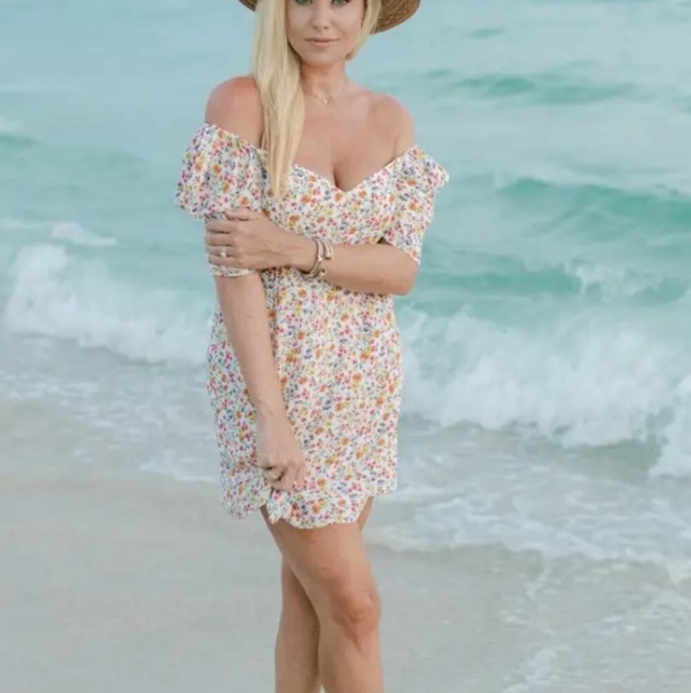 Flynn Skye Floral Mini Dress MEDIUM Off Shoulder Babydoll Vacation Designer $167